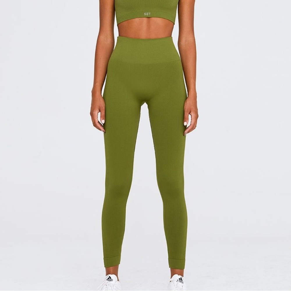 SET sculpt flex leggings in Cash - Small
